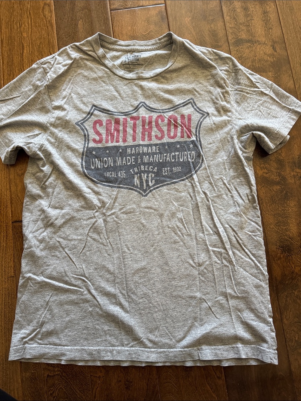 Smithson Graphic Short Sleeve Tee in Gray with Red Logo